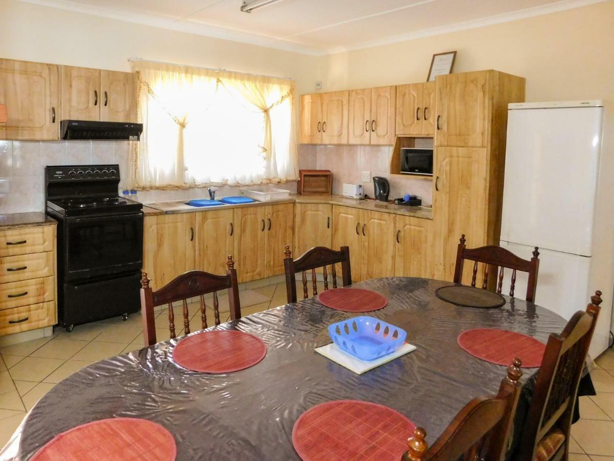 Mama Mia Cottages Oslo Beach Port Shepstone Exterior foto