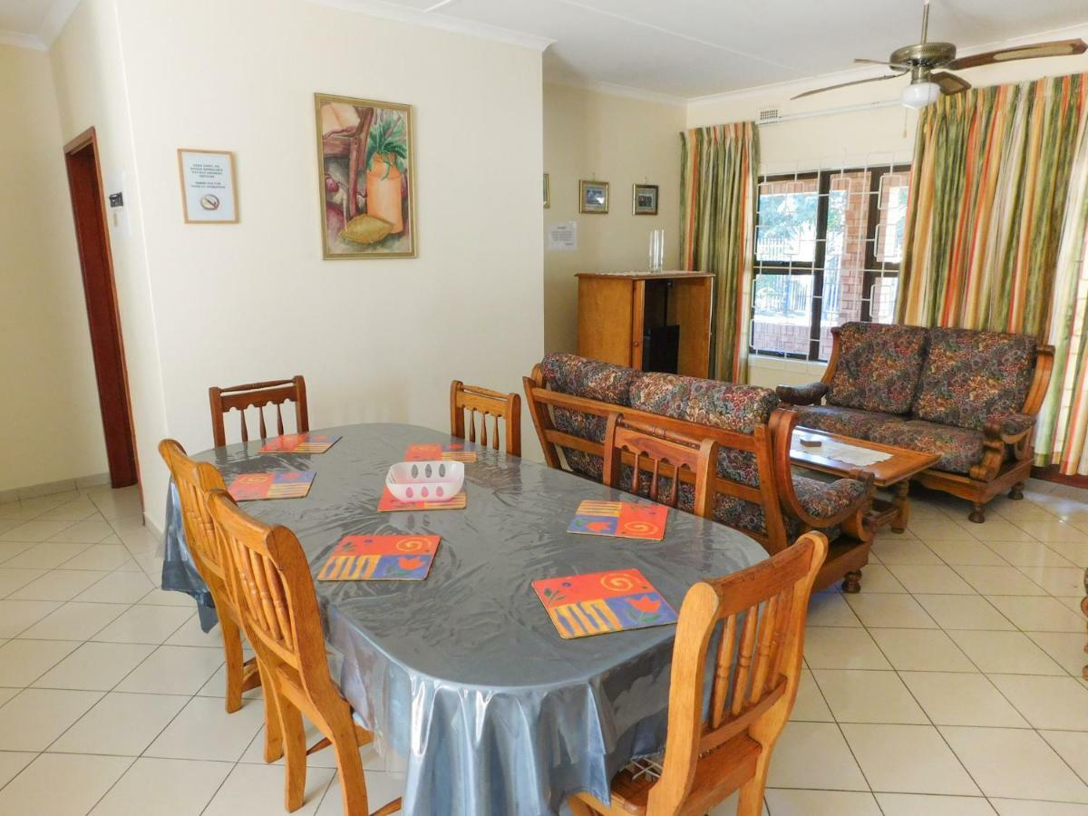 Mama Mia Cottages Oslo Beach Port Shepstone Exterior foto
