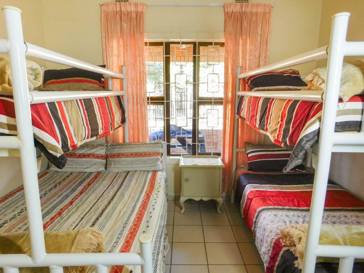 Mama Mia Cottages Oslo Beach Port Shepstone Exterior foto