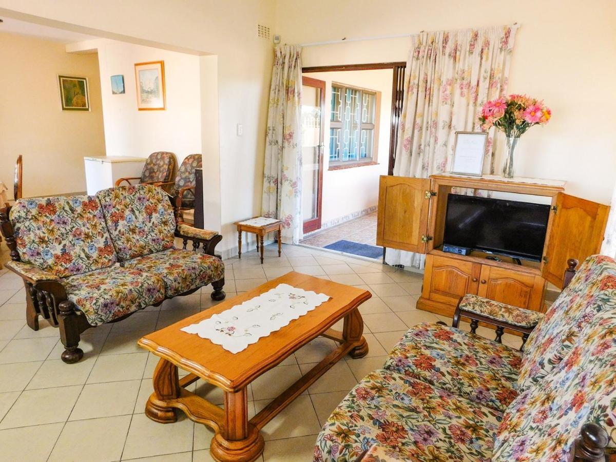 Mama Mia Cottages Oslo Beach Port Shepstone Exterior foto